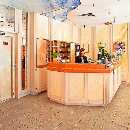 Отель Drexel's Parkhotel Мемминген